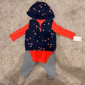 NWT Carter’s Baby Girl 3-piece (size 6months)
